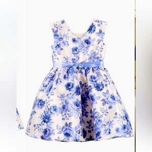 Only used once! Dry cleaned! Ready for a party!!